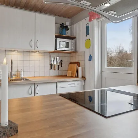 Feriehus Selinda - 250m From The Sea By Interhome Rønne