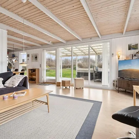 Feriehus Selinda - 250m From The Sea By Interhome Rønne